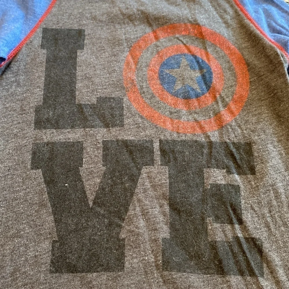 Marvel 3/4 Length Shirt Size XS in EUC
